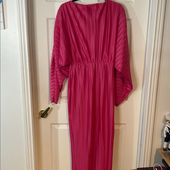 NWT Size 16 Vibrant Pink Long Sleeve Dress from BooHoo - Picture 7 of 12